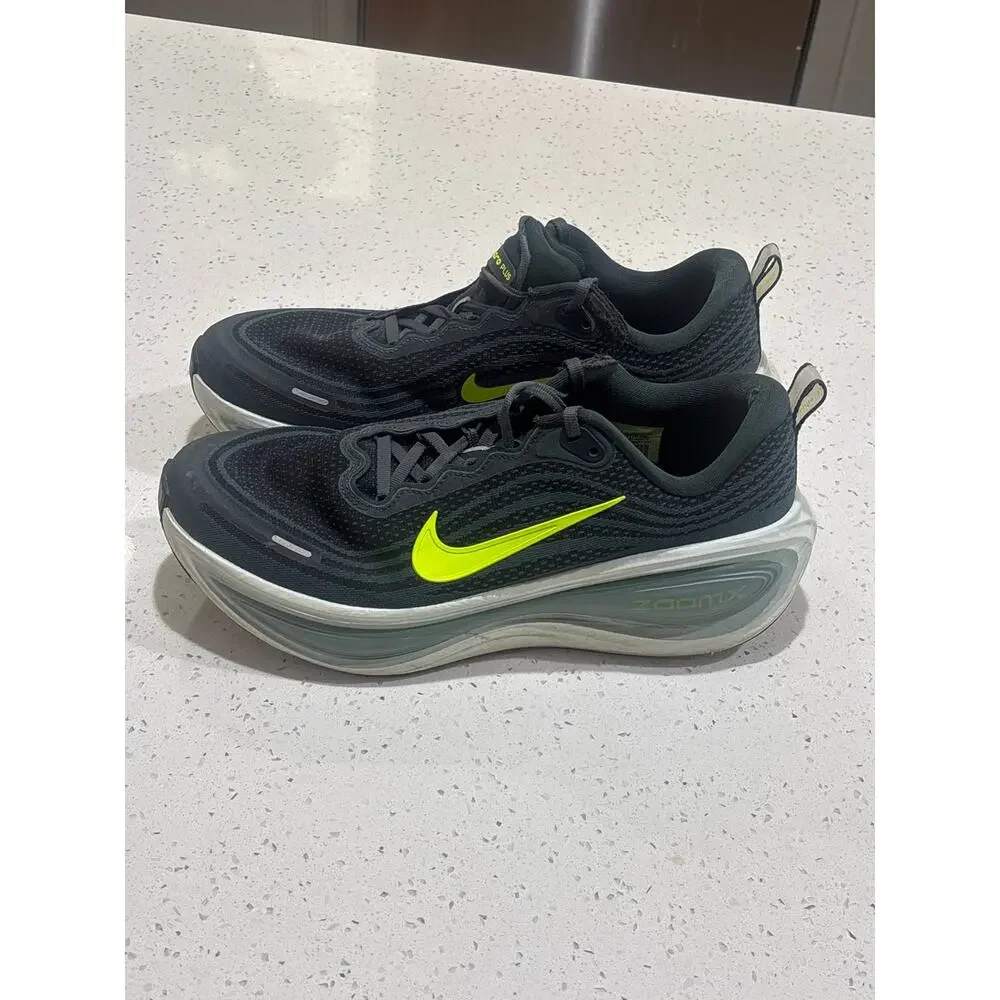 Nike zoom men’s size 10